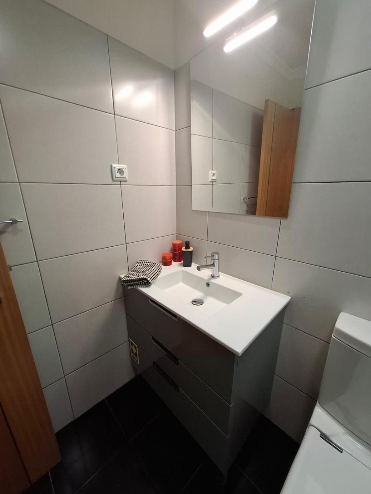 Cozy And Bright Apartment Машику Екстериор снимка